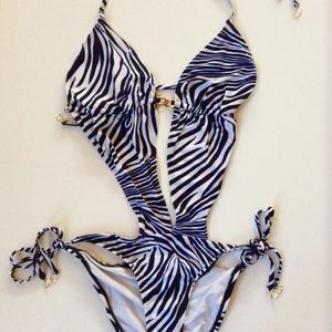 🆕 zebra cut out woman’s sexy one piece swimwear